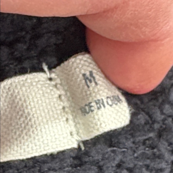 UGG Yolanda Turtleneck Sweater Black Boucle Cozy Knit Women’s Medium - Picture 9 of 10